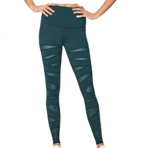 lululemon tech mesh wunder under